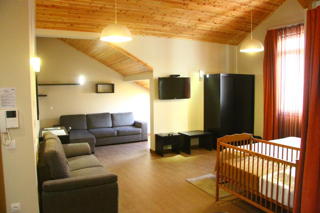 Apartamentos Kosmos Horta  Bilik gambar