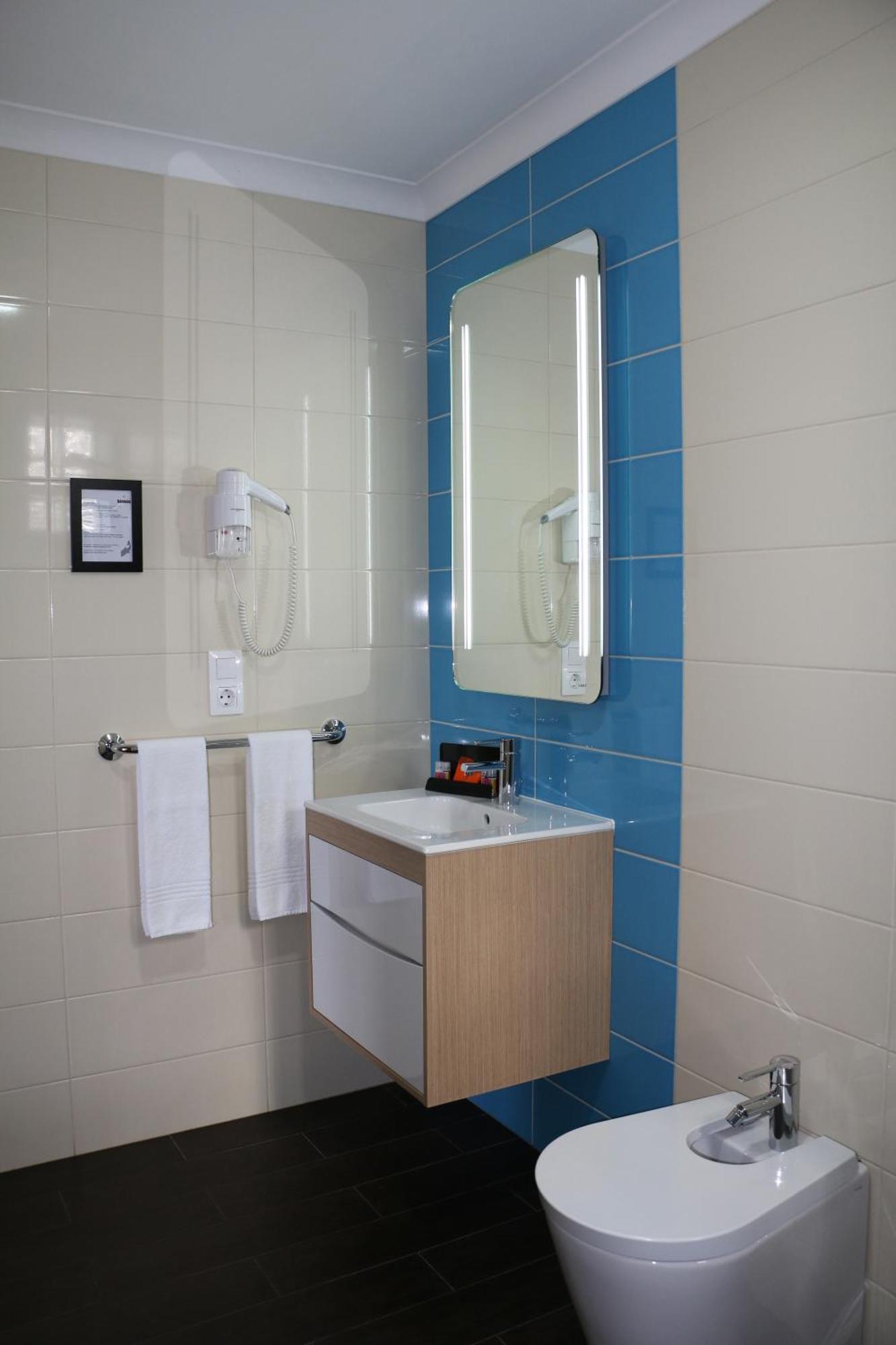 Apartamentos Kosmos Horta  Bilik gambar