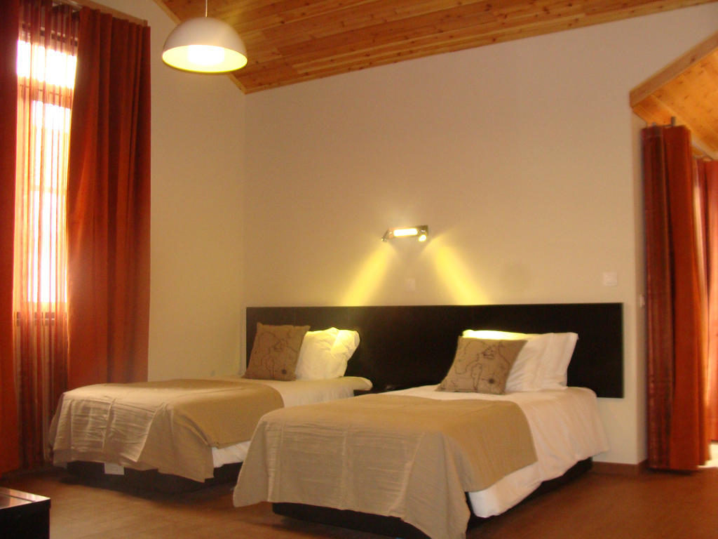 Apartamentos Kosmos Horta  Bilik gambar