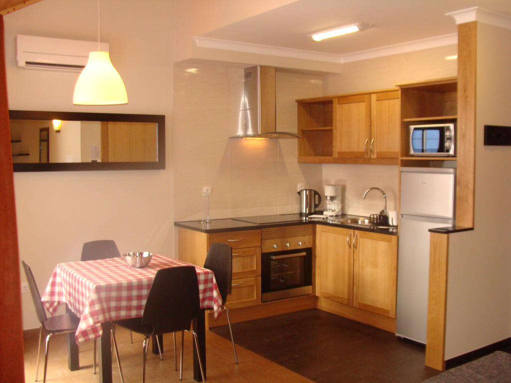 Apartamentos Kosmos Horta  Bilik gambar