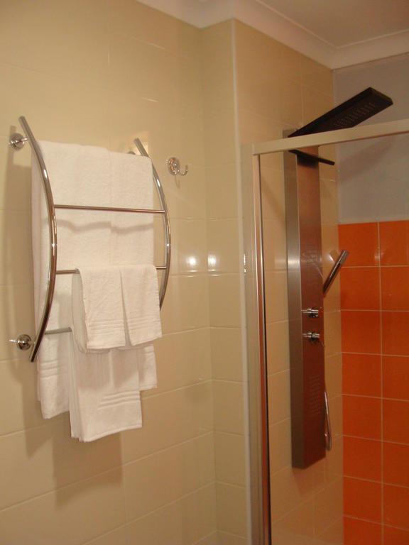 Apartamentos Kosmos Horta  Bilik gambar