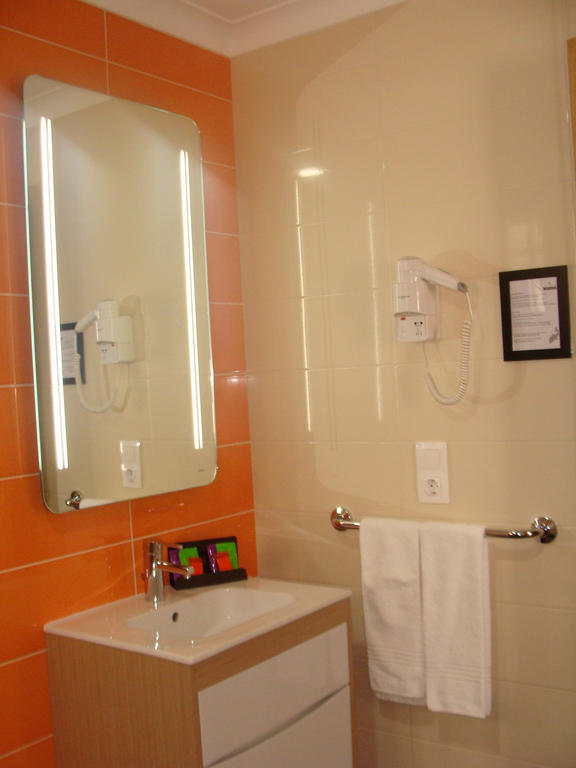 Apartamentos Kosmos Horta  Bilik gambar
