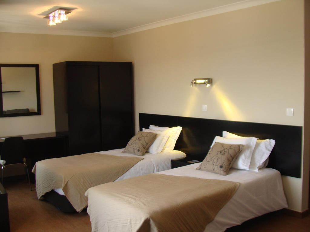 Apartamentos Kosmos Horta  Bilik gambar