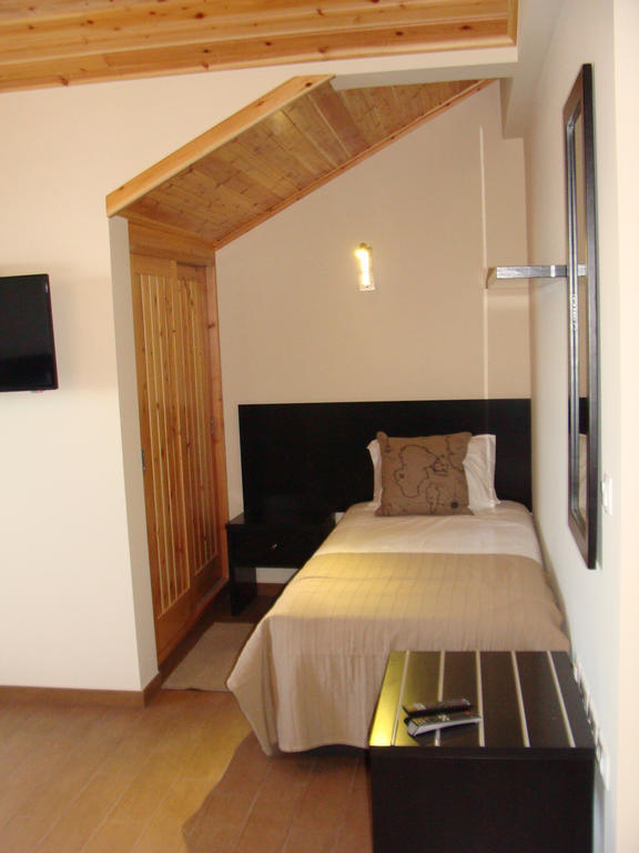 Apartamentos Kosmos Horta  Bilik gambar