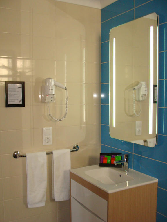 Apartamentos Kosmos Horta  Bilik gambar