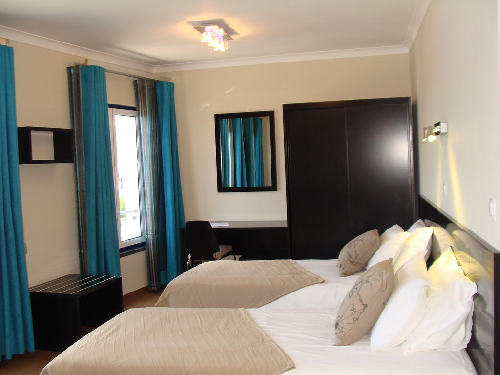 Apartamentos Kosmos Horta  Bilik gambar
