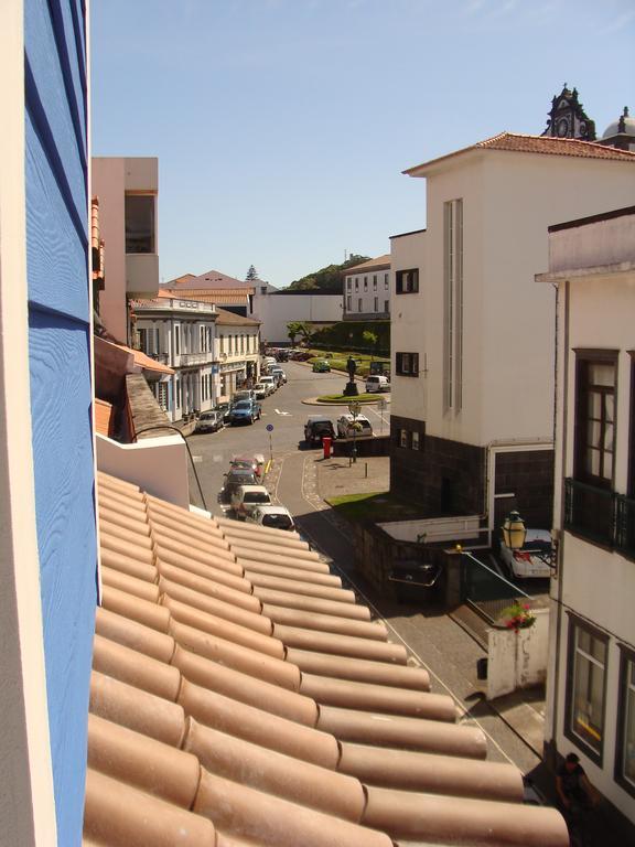 Apartamentos Kosmos Horta  Bilik gambar