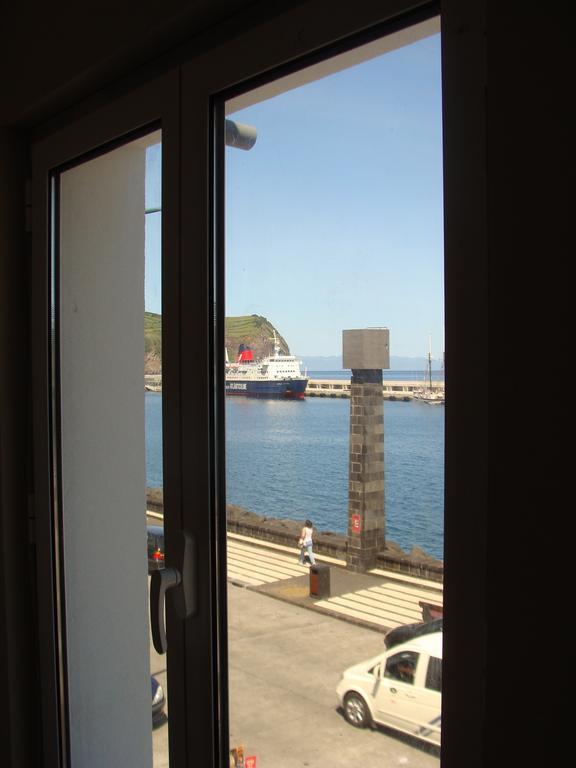 Apartamentos Kosmos Horta  Bilik gambar