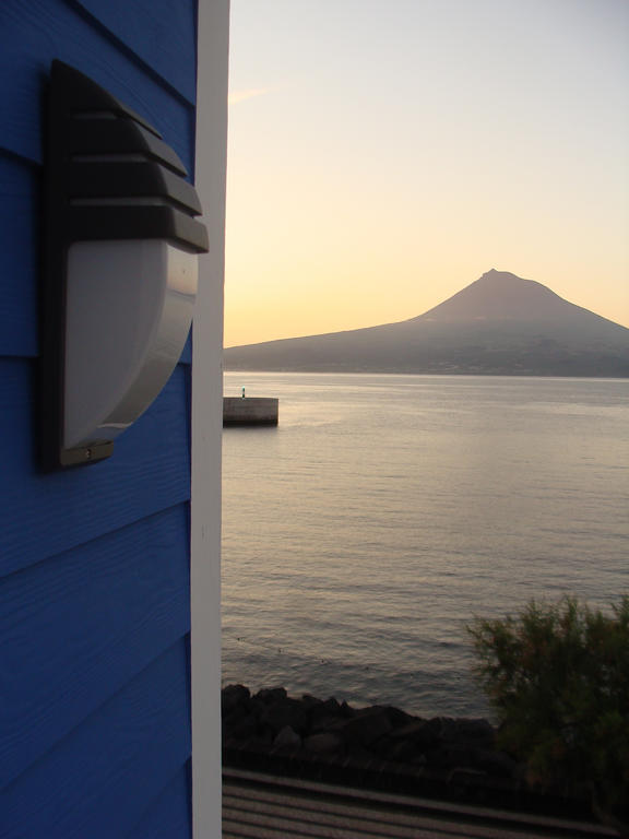 Apartamentos Kosmos Horta  Bilik gambar